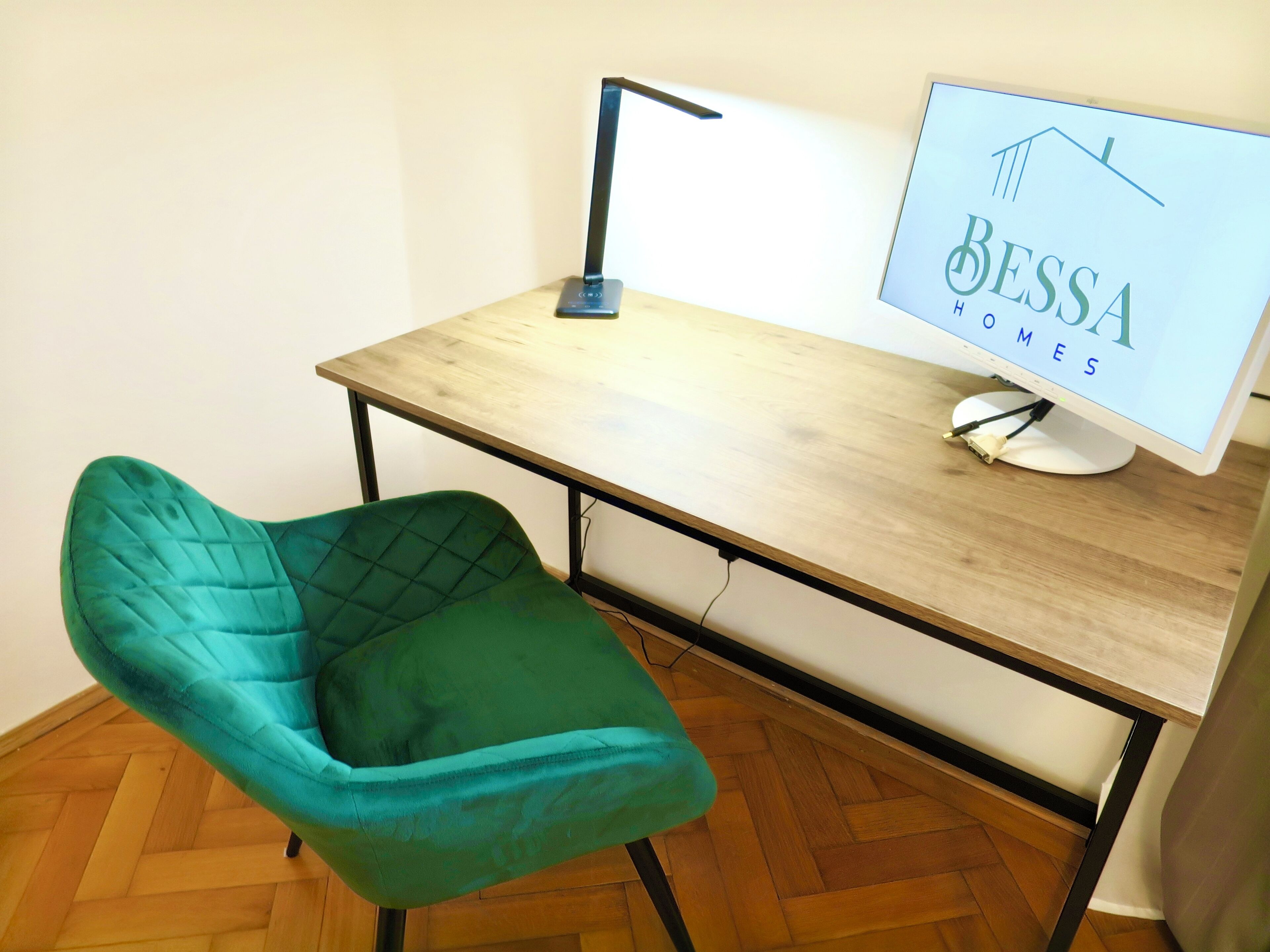 work station with monitor