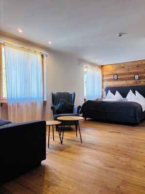 Hypo-allergenic bedding, desk, laptop workspace, soundproofing - Hotel Ermitage Kandersteg (Kandersteg)