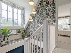 Interior - Sweetpea Cottage -  a cottage that sleeps 4 guests  in 2 bedrooms (Nutbourne)