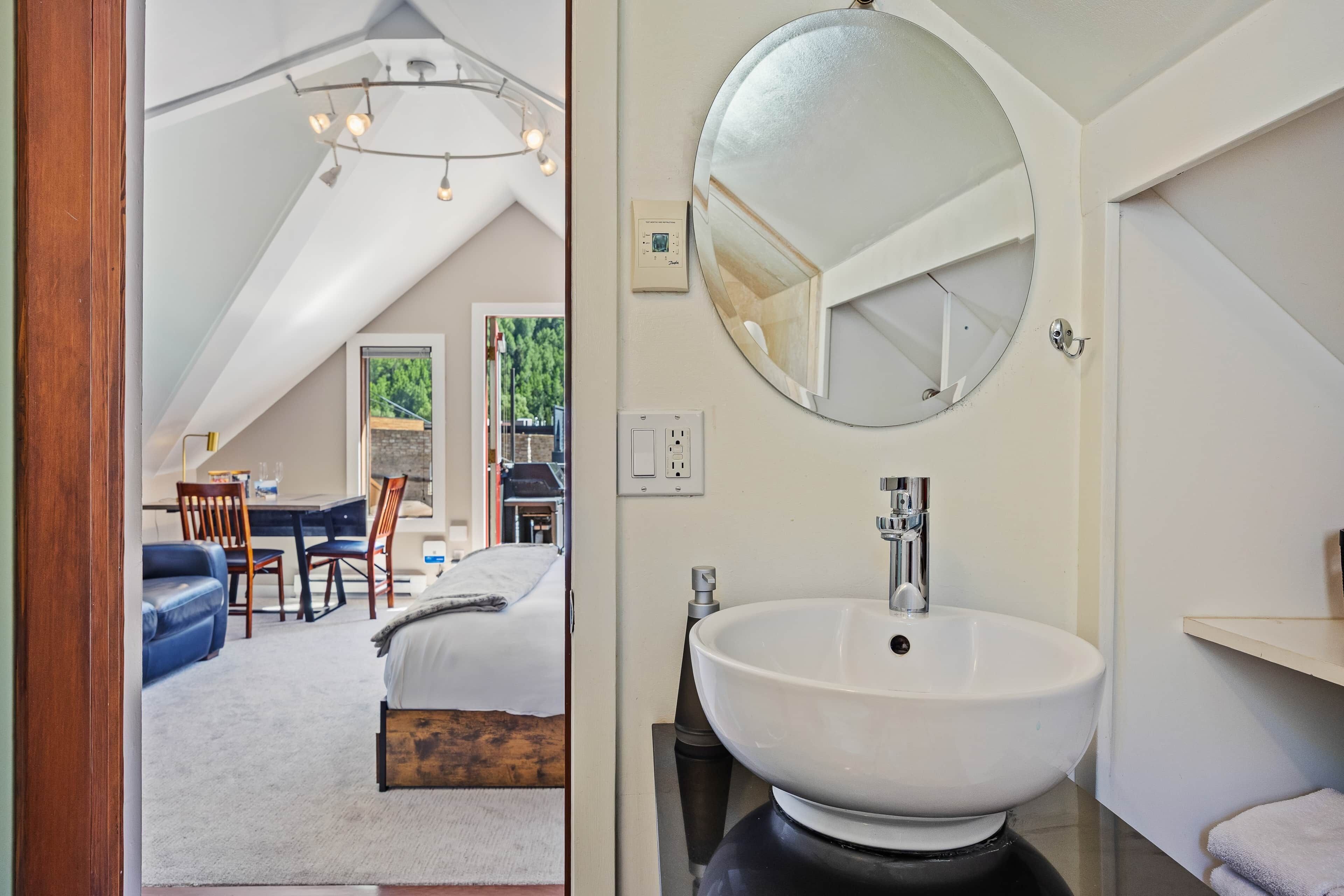 Petite Penthouse: Central Telluride - Ouray, CO