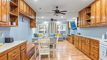 Smart-TV, Tischtennisplatte