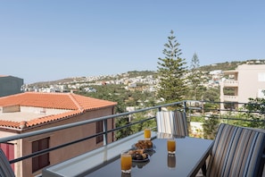 Apartment | Terrace/patio