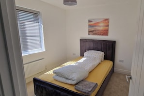 4 chambres, fer et planche à repasser, Wi-Fi gratuit, draps fournis