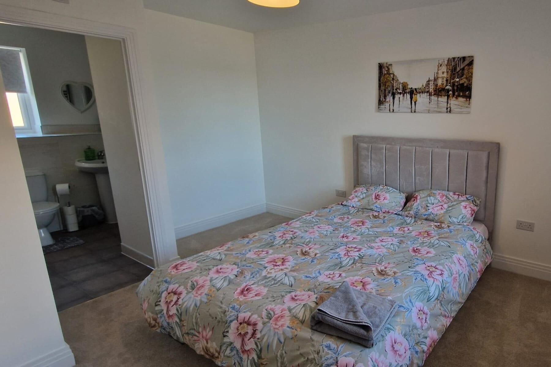 4 habitaciones, tabla de planchar con plancha y wifi gratis 