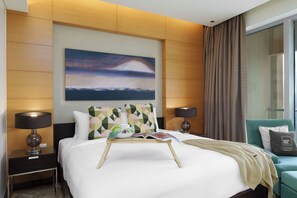 Deluxe Studio, Non Smoking | In-room safe, blackout curtains, iron/ironing board, free WiFi - Maison Privee - Fabulous Studio w/ Direct Burj Khalifa Views (Dubai)