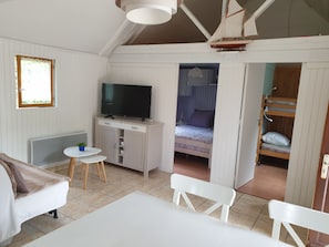 2 chambres, fer et planche Ă repasser
