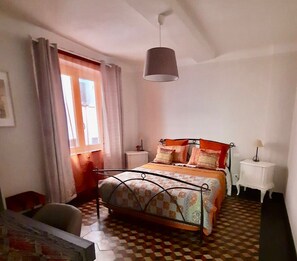 2 sovrum, strykjärn/strykbräda, resesäng och wi-fi