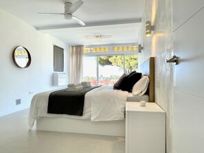 3 Schlafzimmer, Bügeleisen/Bügelbrett, Internetzugang, Bettwäsche