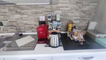 Geladeira, fogão, cooktop, lava-louças