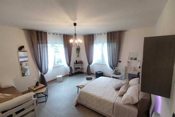 4 bedrooms, in-room safe, desk, iron/ironing board