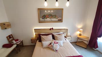 4 Schlafzimmer, Zimmersafe, Schreibtisch, Bügeleisen/Bügelbrett