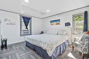 3 bedrooms, free WiFi, bed sheets - Outdoor hot tub & indoor soaking tub, bonfire pit, picnic area, foosball & more (Somerset)