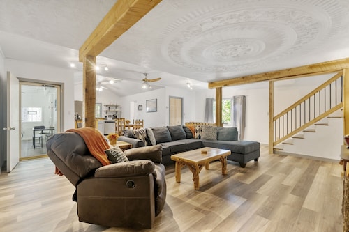 Outdoor hot tub & indoor soaking tub, bonfire pit, picnic area, foosball & more