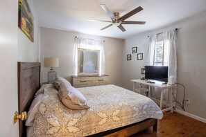 4 Schlafzimmer, Bügeleisen/Bügelbrett, WLAN, Bettwäsche