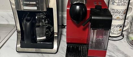 Kaffe og/eller kaffemaskin
