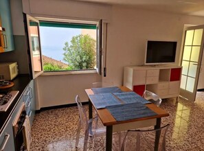 Kühlschrank, Herdplatte, Geschirrspüler