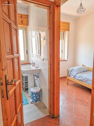 Apartment 65sqm full center 8 minutes from the beach with two large balconies