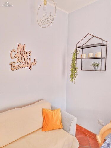 Apartment 65sqm full center 8 minutes from the beach with two large balconies
