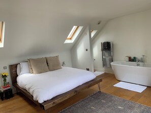 مجففات شعر، مراحيض شطف، مناشف، صابون