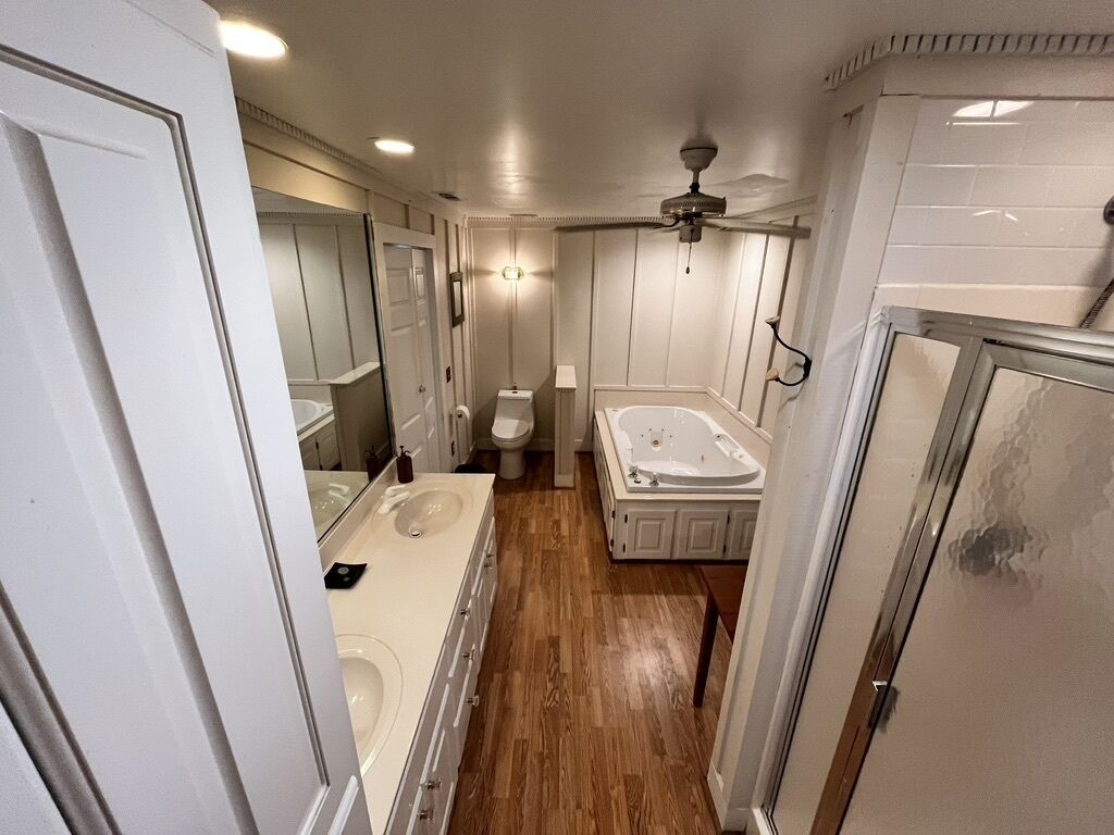 Jetted bath, hair dryer, towels, soap