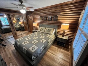 2 bedrooms, iron/ironing board, free WiFi, bed sheets - Cozy log cabin retreat in the heart of North Ga. Pet Friendly! (Hiawassee)