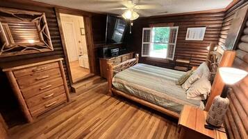2 bedrooms, iron/ironing board, WiFi (free), bed sheets