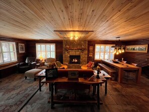 Interior - Cozy log cabin retreat in the heart of North Ga. Pet Friendly! (Hiawassee)