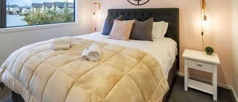 2 bedrooms, desk, iron/ironing board, travel crib