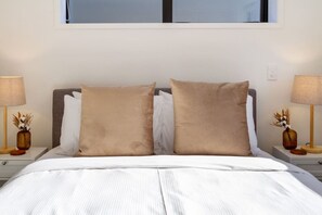 2 habitaciones, tabla de planchar con plancha y wifi gratis 