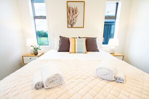 2 bedrooms, iron/ironing board, free WiFi, bed sheets