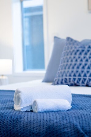 2 slaapkamers, een strijkplank/strijkijzer, gratis wifi, beddengoed