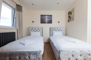 5 bedrooms, in-room safe, desk, iron/ironing board