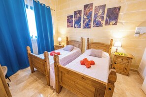 5 dormitorios, tabla de planchar con plancha, cuna de viaje y wifi