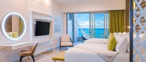 2 bedrooms, desk, iron/ironing board, WiFi