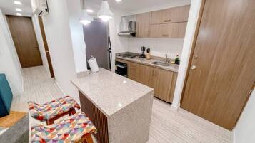 Fridge, microwave, oven, stovetop