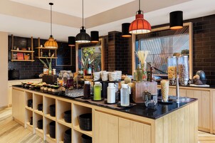 Päivittäinen buffetaamiainen (399 INR per henkilö)