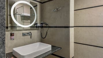 D-Luxe Twin Room | Caja fuerte, sistema de insonorización, tabla de planchar con plancha
