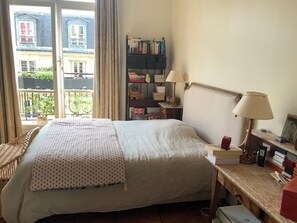 4 chambres, fer et planche à repasser, Wi-Fi, draps fournis