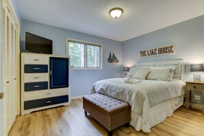 2 slaapkamers, een strijkplank/strijkijzer, reisbedje, wifi