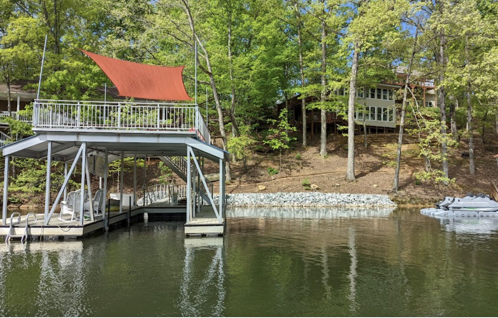 Cozy Cabin on the Water in Quiet Cove on Lake Lanier Near Gainesville Marina