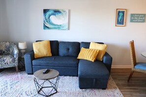 Living area - Winter Monthly Rentals Available - Oceanside condo in Emerald Isle (Emerald Isle)