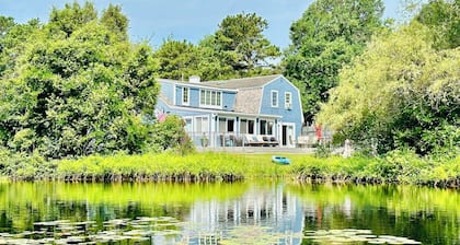 Beautiful waterfront home- mins to beach, fishing /kayak right from the backyard
