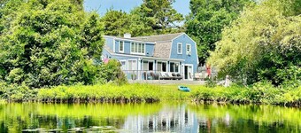 Beautiful waterfront home- mins to beach, fishing /kayak right from the backyard