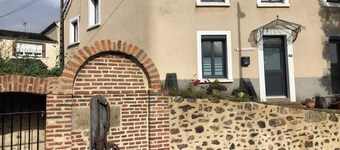 Maison de Caractère Alliant Charme de la Ville et de la Campagne