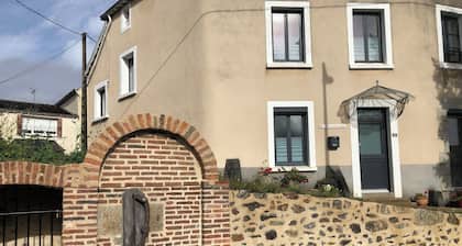 Maison de Caractère Alliant Charme de la Ville et de la Campagne