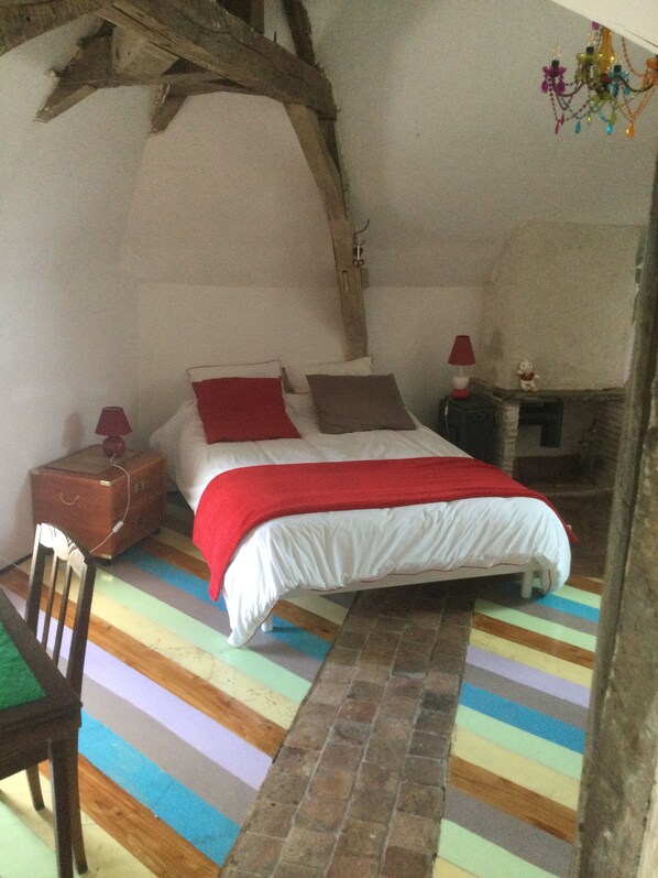 2 chambres, fer et planche à repasser, accès au Wi-Fi (inclus)