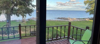 Family vacation or a crafting weekend in this quiet family home with lake views.