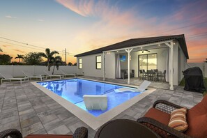 Pool - Beautiful home w/ an amazing pool area and everything you need! Prime Location! (Cape Coral)