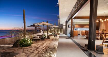 Luxurious Residence with Panoramic Views to the Sea of Cortés
