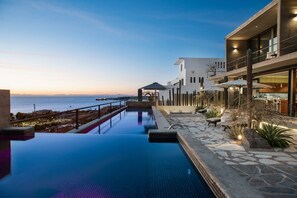 Outdoor pool - Luxurious Residence with Panoramic Views to the Sea of Cortés (La Paz)
